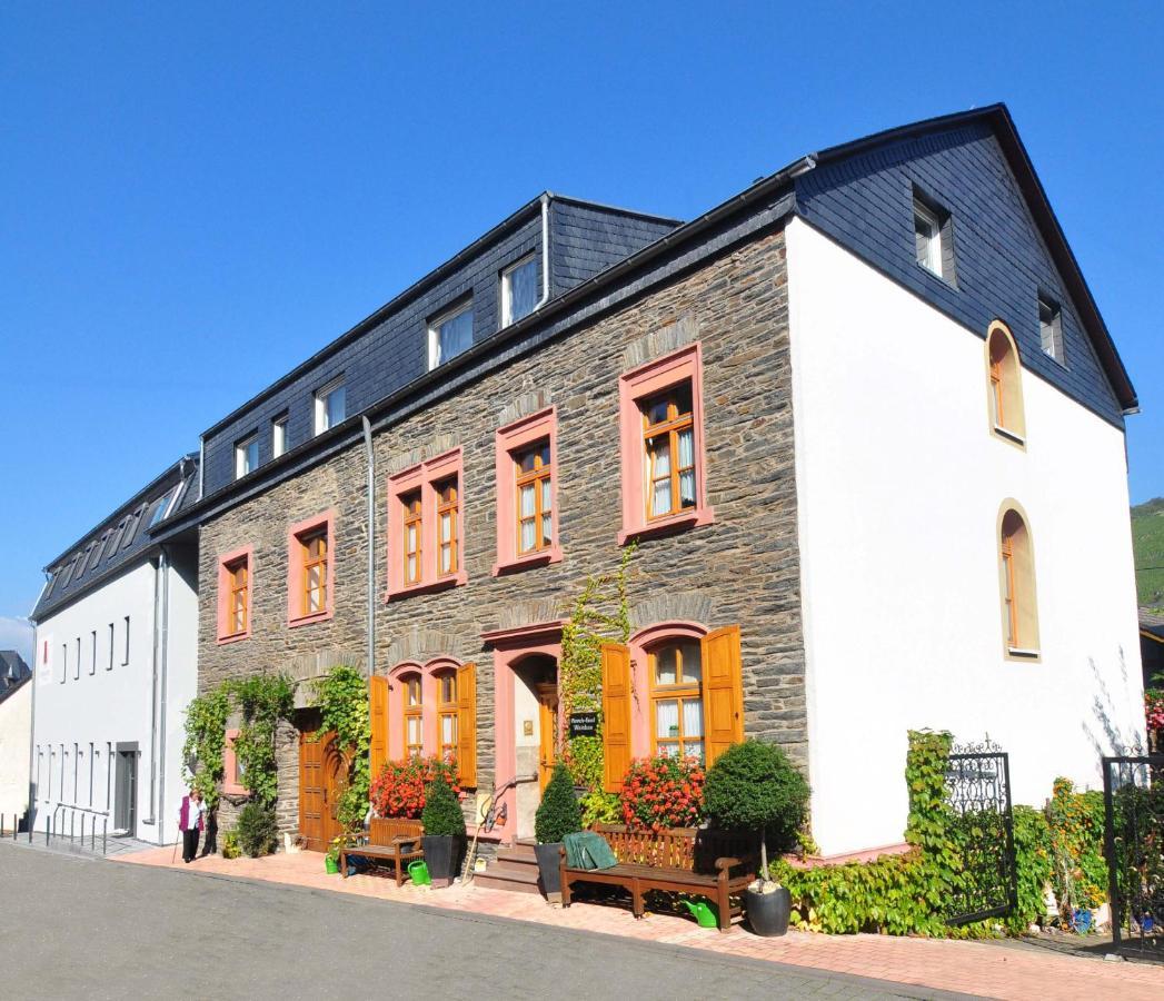 Weinhaus Am Schieferfels Veldenz Exterior foto